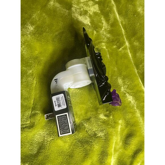 Bath & Body Works Disney Villains Raven Wallflower Plug New - Picture 2 of 3